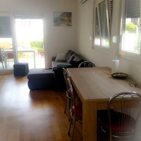 Lägenhet New Modern With Sea View-150m From Beach